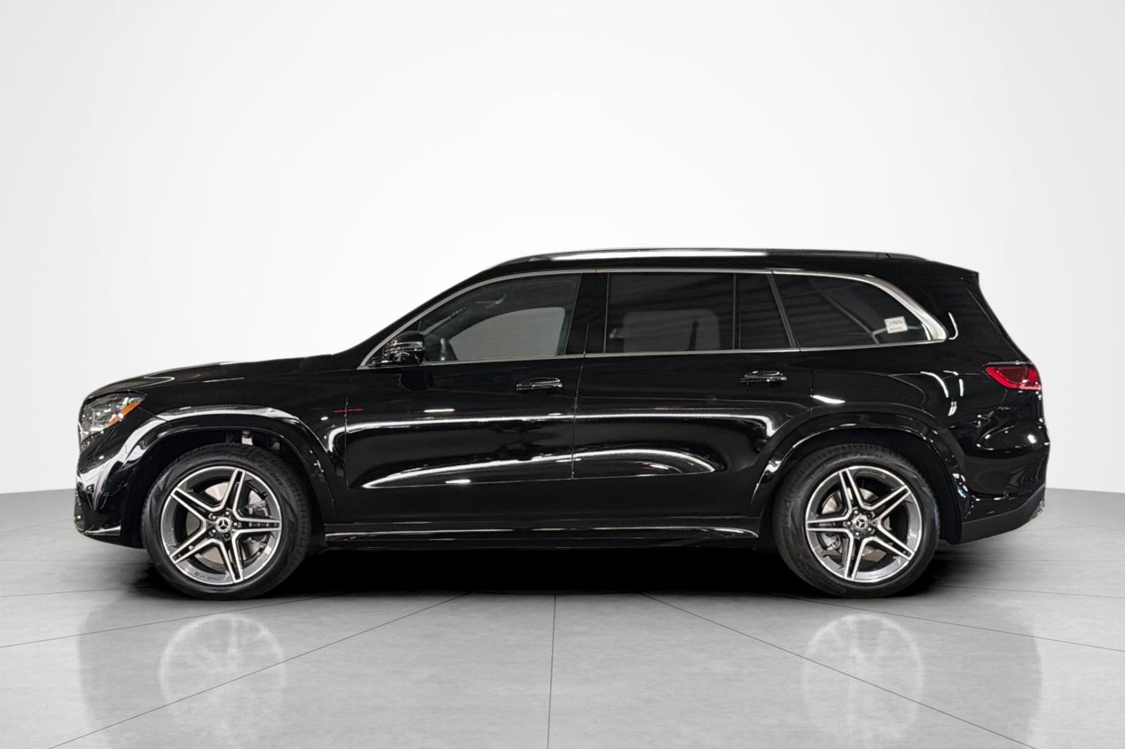 New 2027 Mercedes-Benz GLS 450 4MATIC image 2