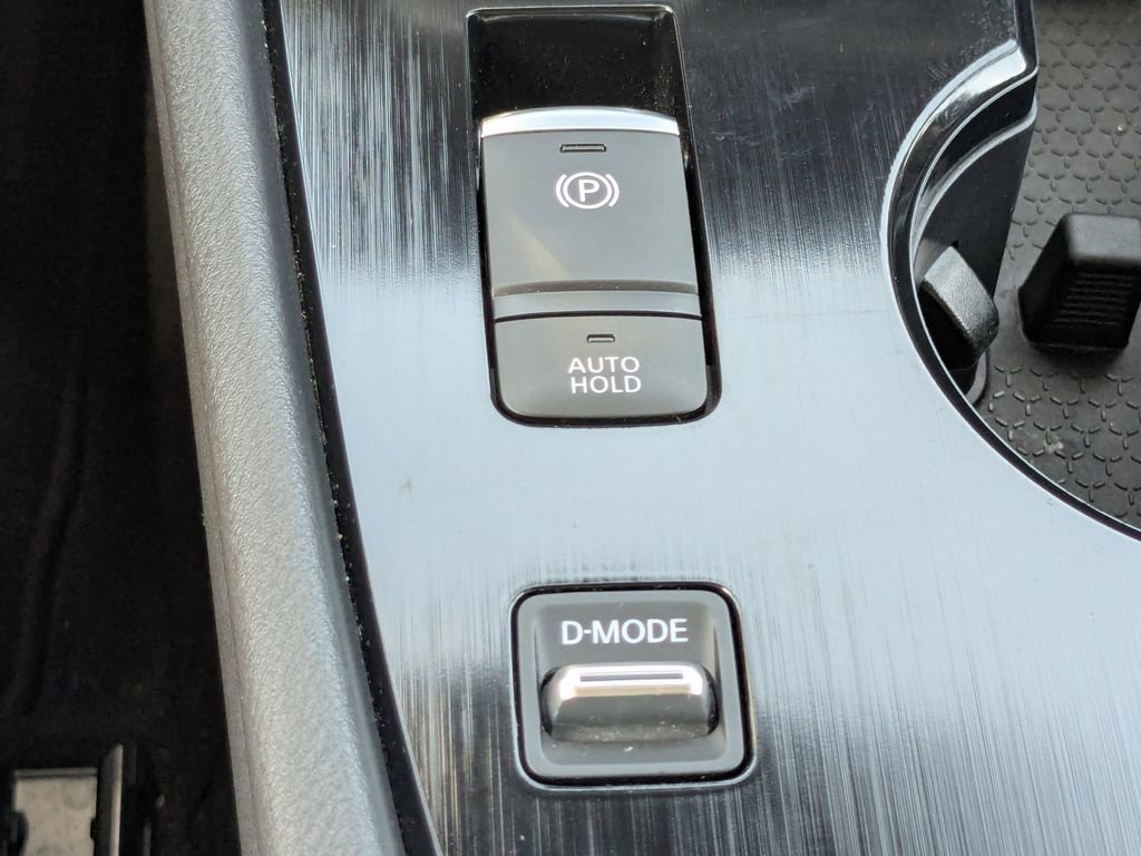 Used 2023 Nissan Rogue SV image 23