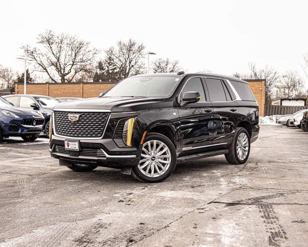 Used 2025 Cadillac Escalade Luxury image 2