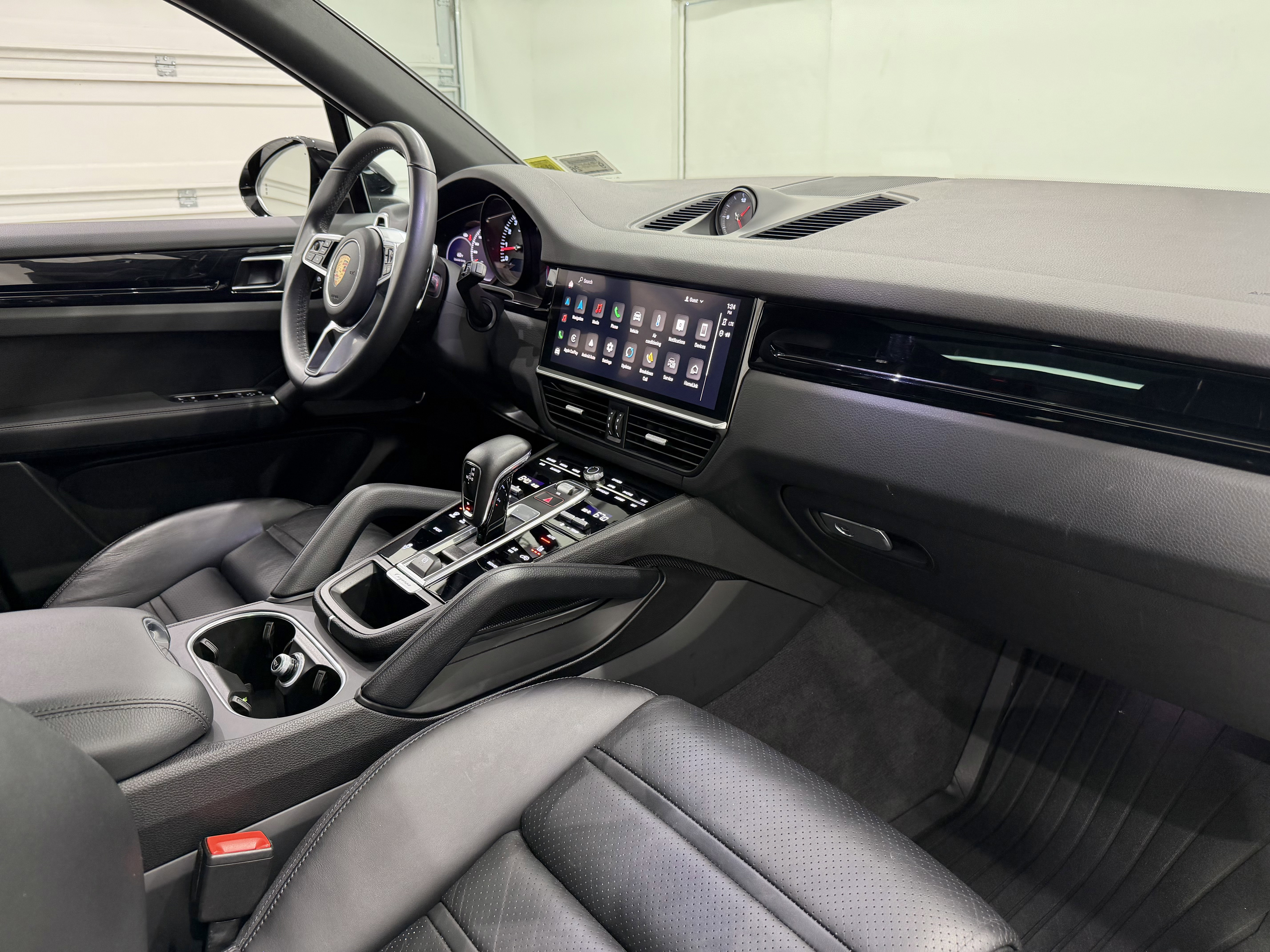 Certified 2023 Porsche Cayenne AWD/4WD image 24