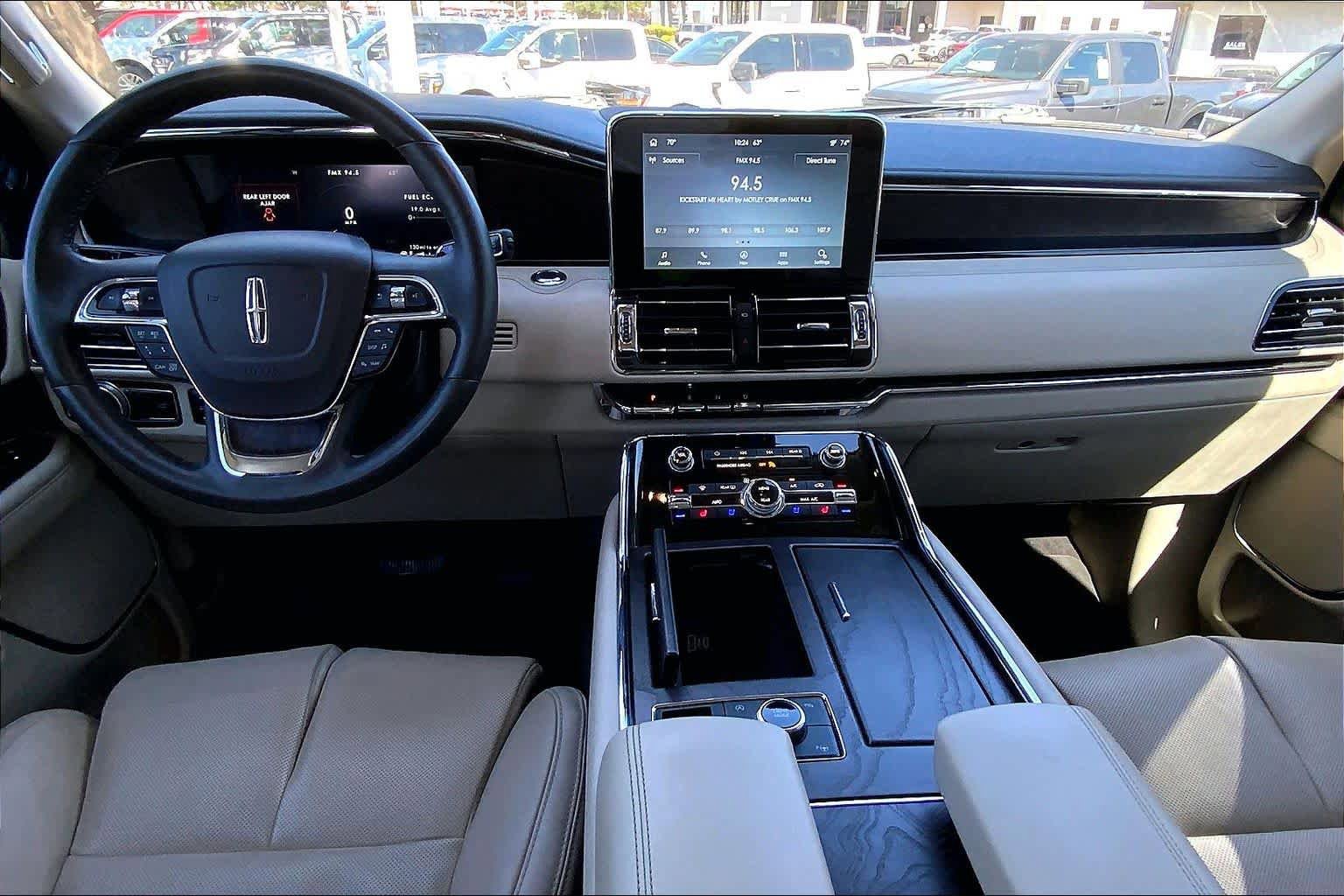 Used 2021 Lincoln Navigator Reserve AWD/4WD image 16