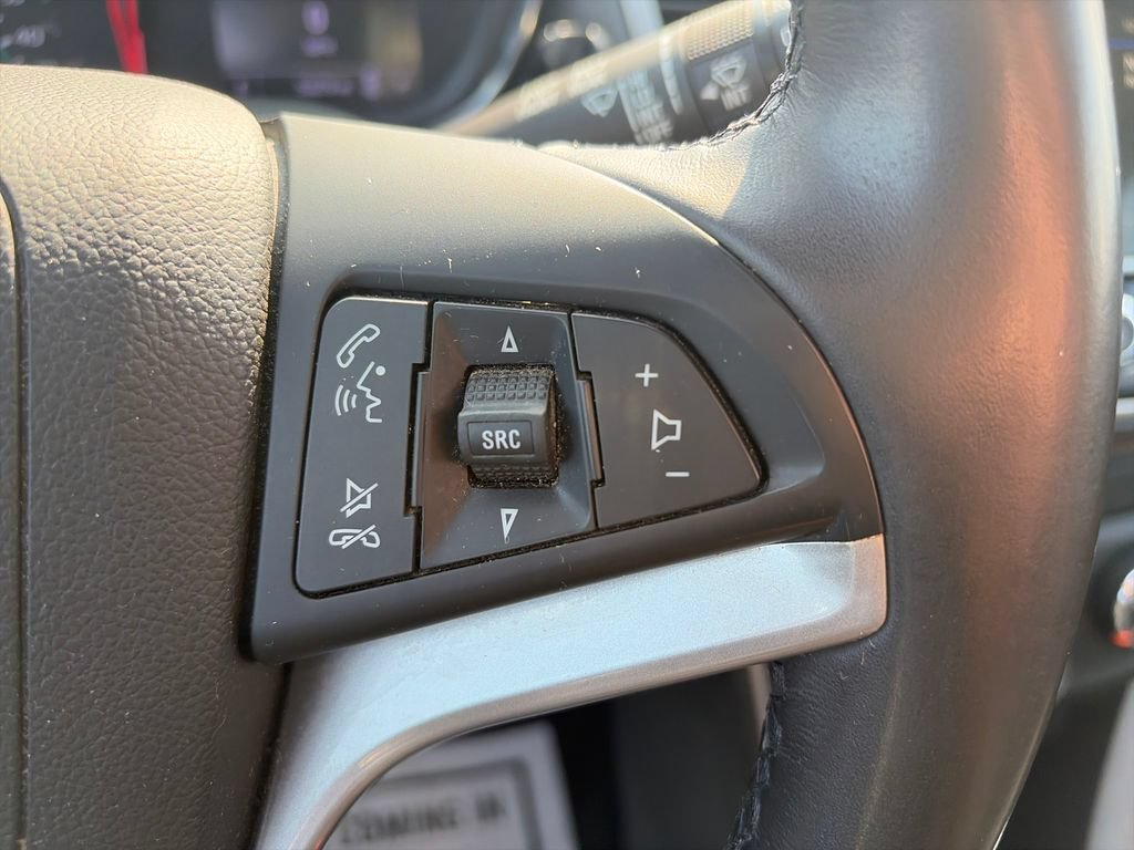 Used 2019 Chevrolet Trax LT w/ LT Convenience Package AWD/4WD image 12