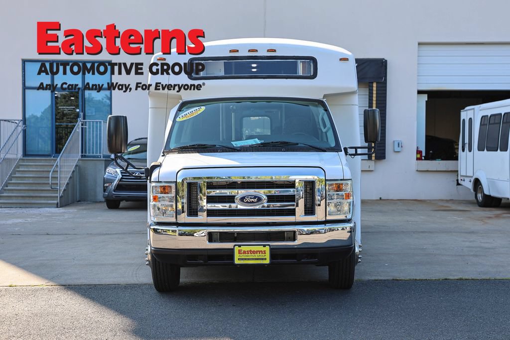 Used 2016 Ford E-450 and Econoline 450 Super Duty w/ Shuttle Bus Prep Package RWD image 2