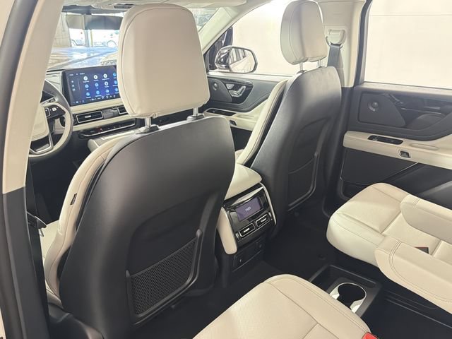 New 2026 Lincoln Aviator AWD image 21