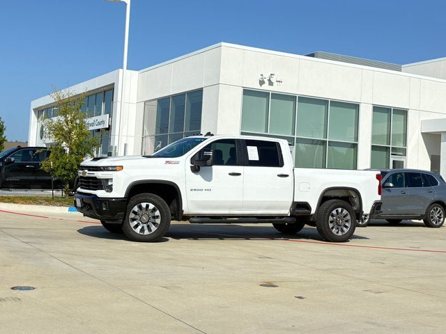 Used 2025 Chevrolet Silverado 2500 Custom w/ Custom Value Package AWD/4WD image 1
