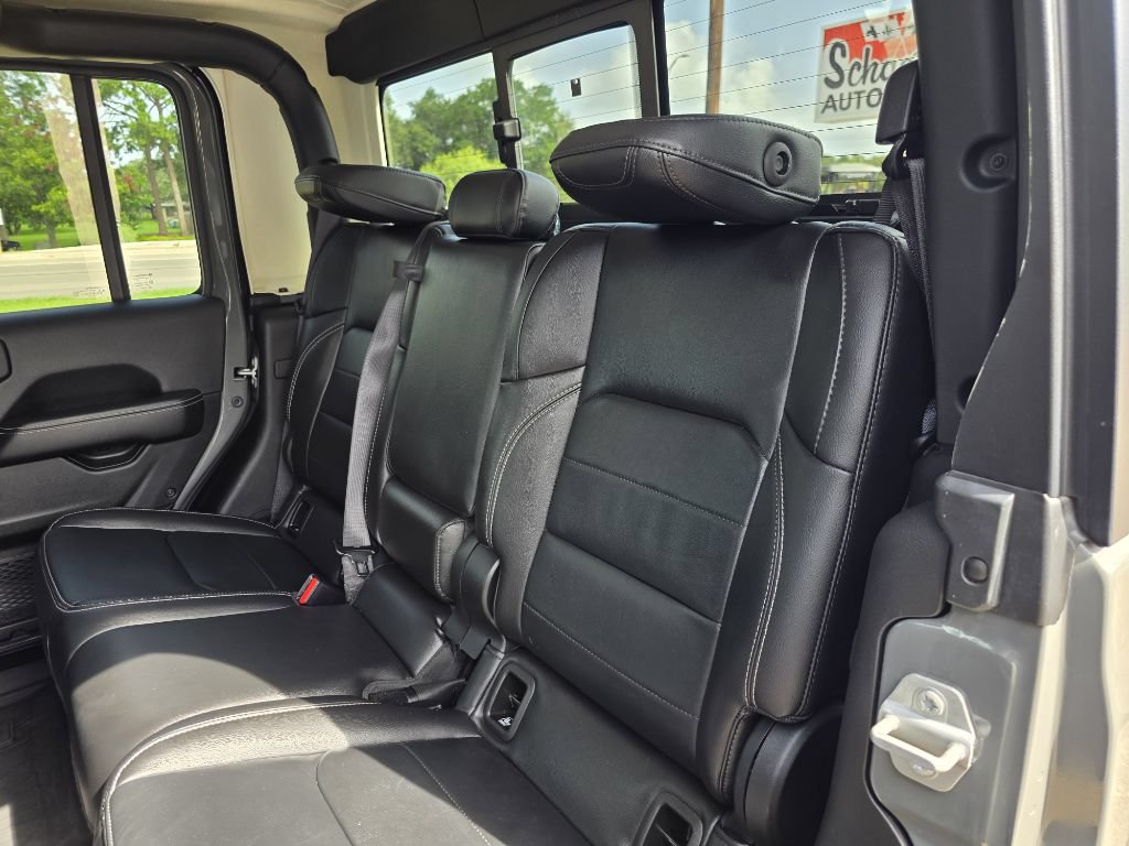 Used 2022 Jeep Gladiator Overland w/ Popular Equipment Package AWD/4WD image 22