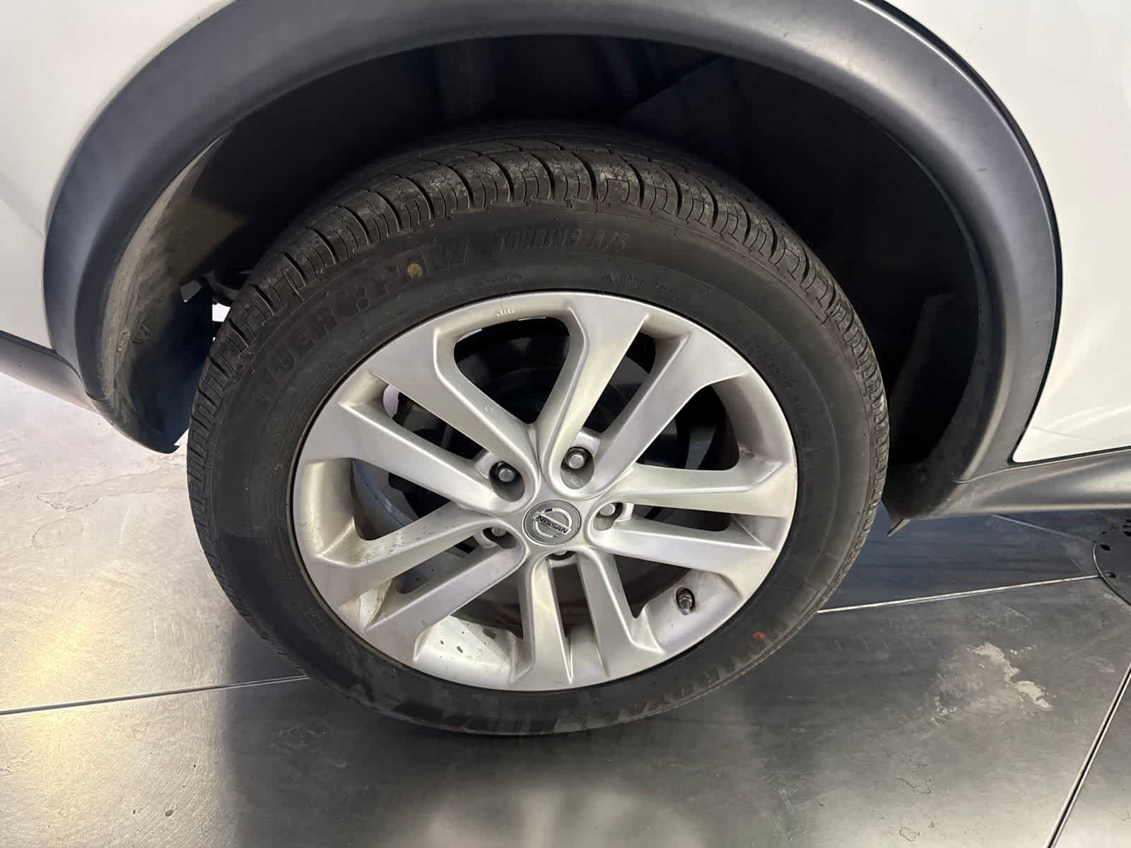 Used 2014 Nissan Juke S FWD image 15