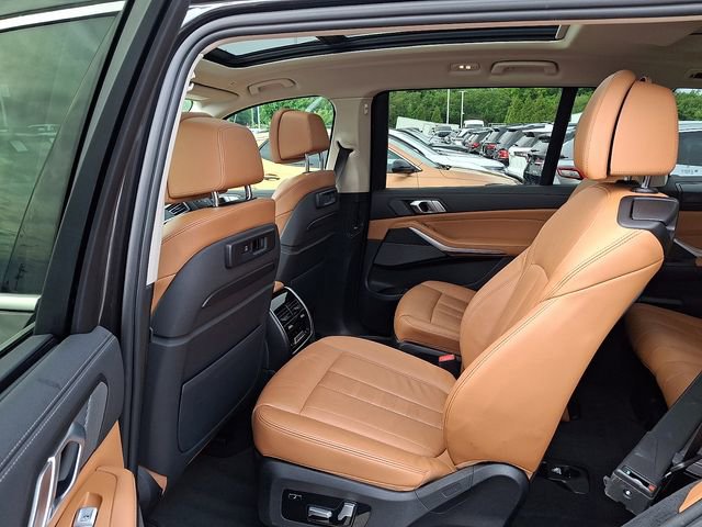 Used 2020 BMW X7 xDrive40i w/ Premium Package AWD/4WD image 9