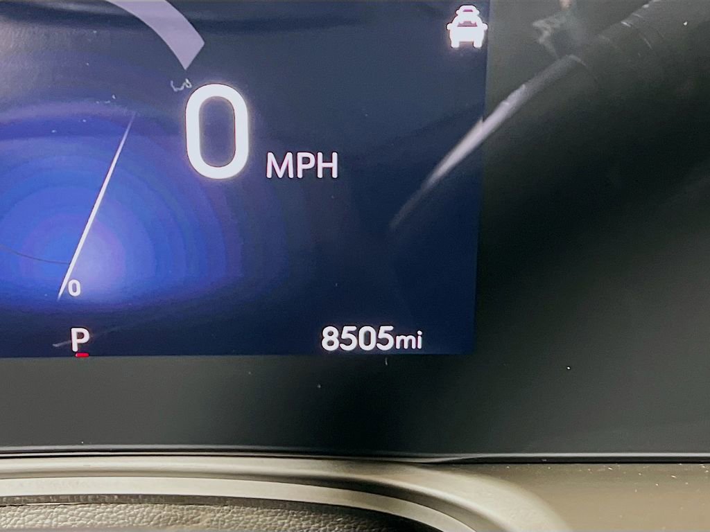 Used 2025 Buick Encore GX Avenir w/ Avenir Technology Package image 11