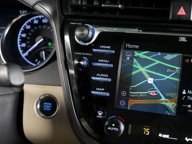 Used 2019 Toyota Camry XLE w/ Navigation Package image 19