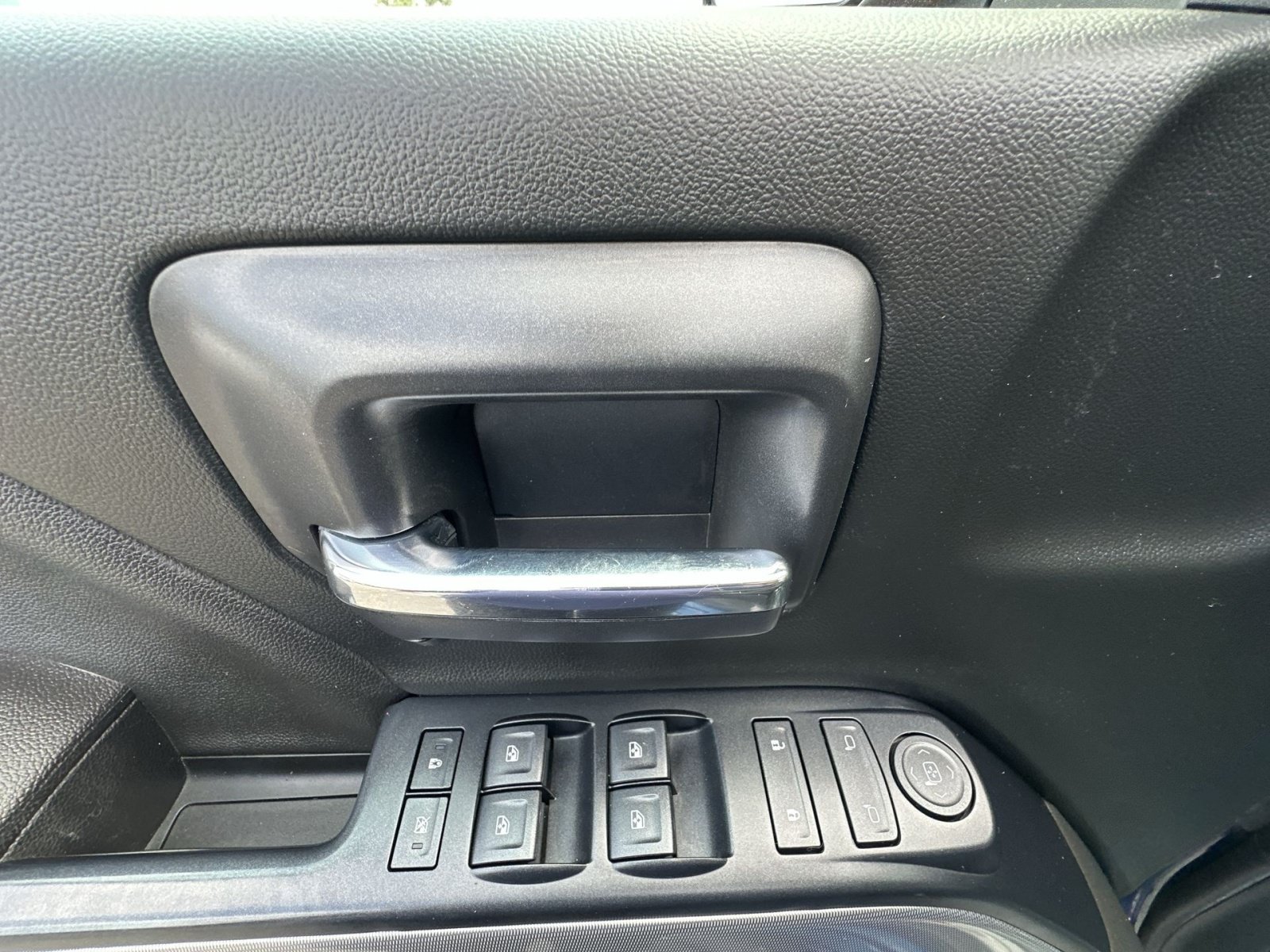 Used 2017 Chevrolet Silverado 1500 LT w/ All Star Edition AWD/4WD image 23