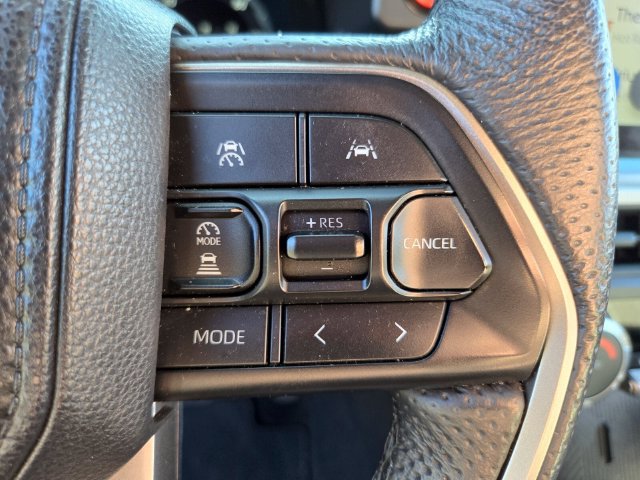 Used 2025 Toyota Tacoma TRD Off-Road AWD/4WD image 32