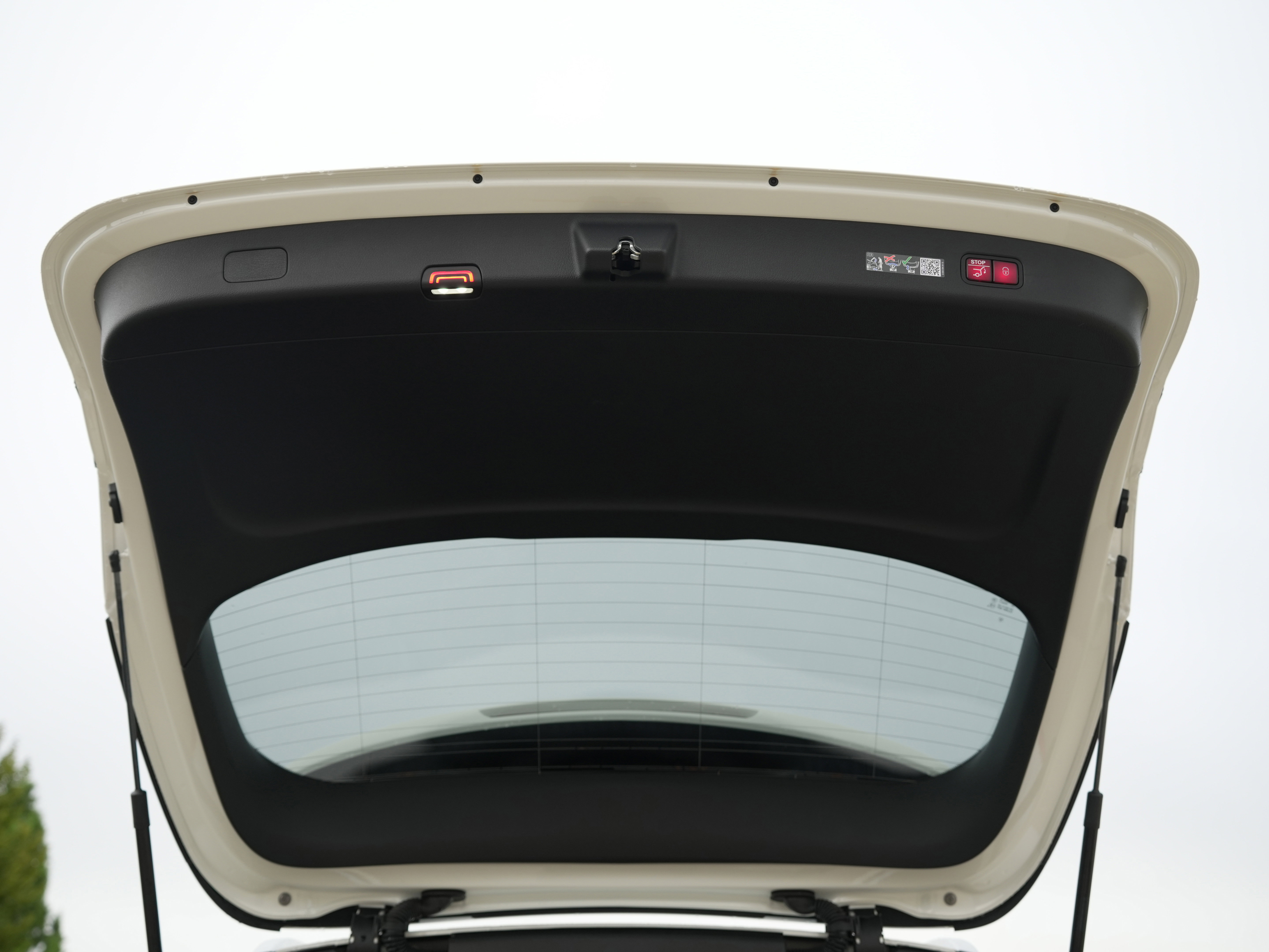 New 2026 Mercedes-Benz GLC 350e 4MATIC image 16