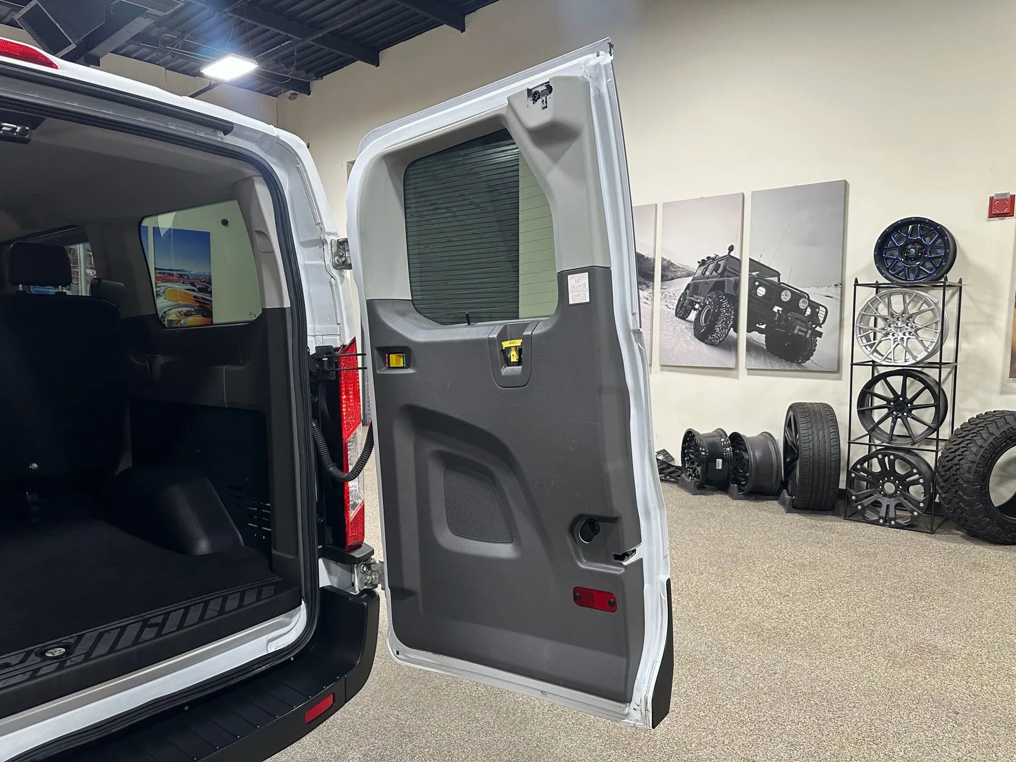 Used 2020 Ford Transit 150 XL RWD image 19