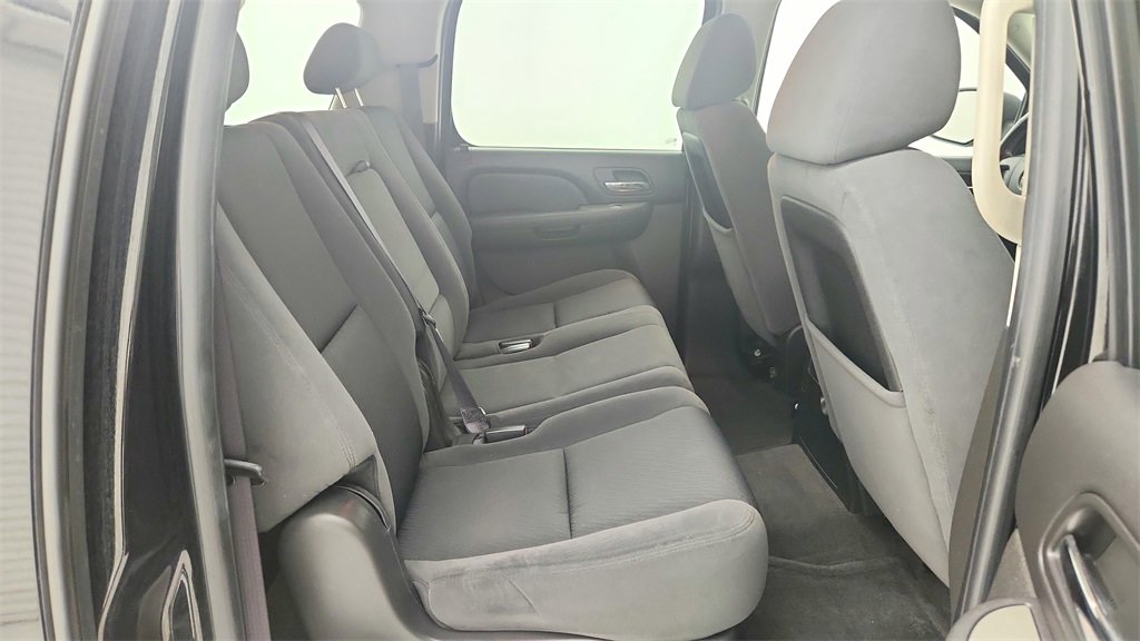 Used 2009 Chevrolet Suburban LS image 32
