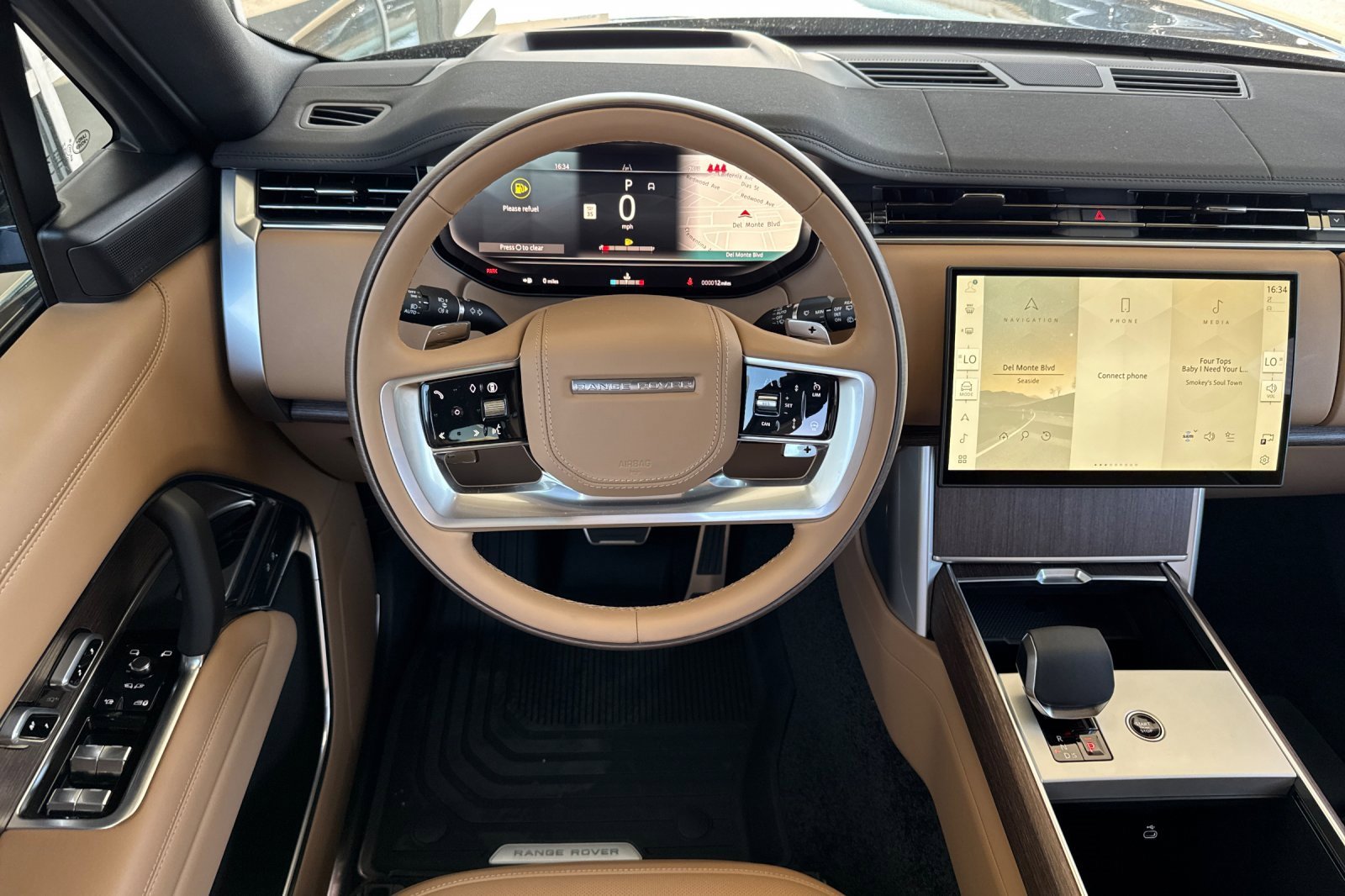 New 2025 Land Rover Range Rover SE image 13