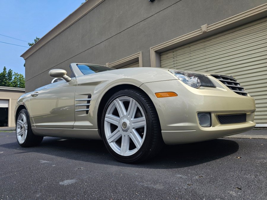 Used 2008 Chrysler Crossfire Limited RWD image 3
