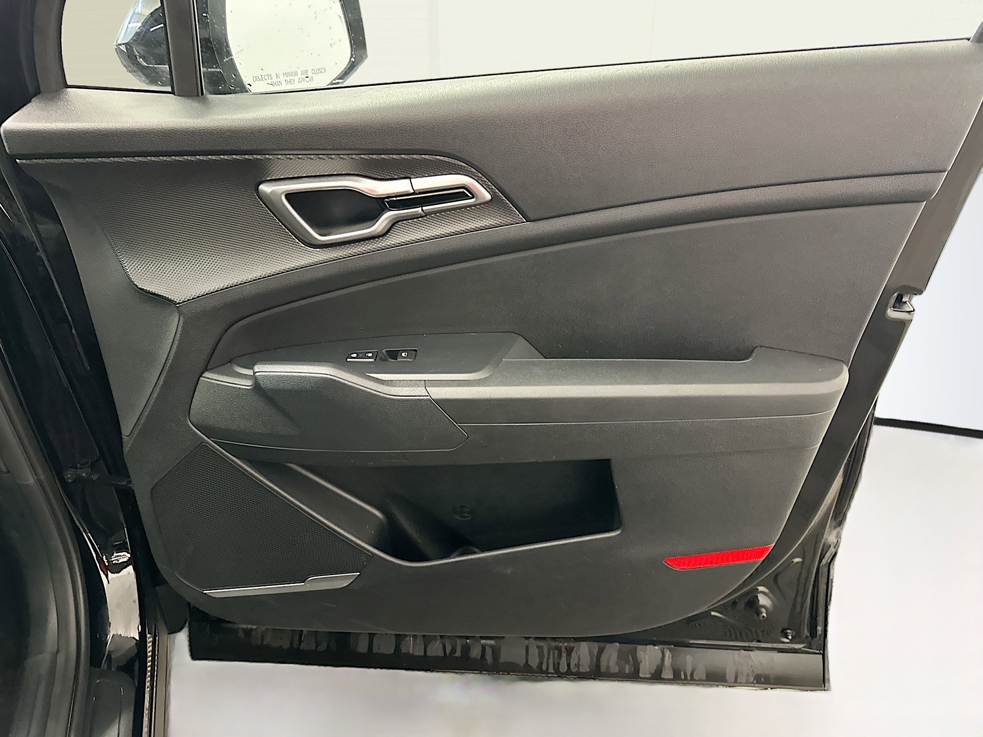 Used 2025 Kia Sportage LX image 32