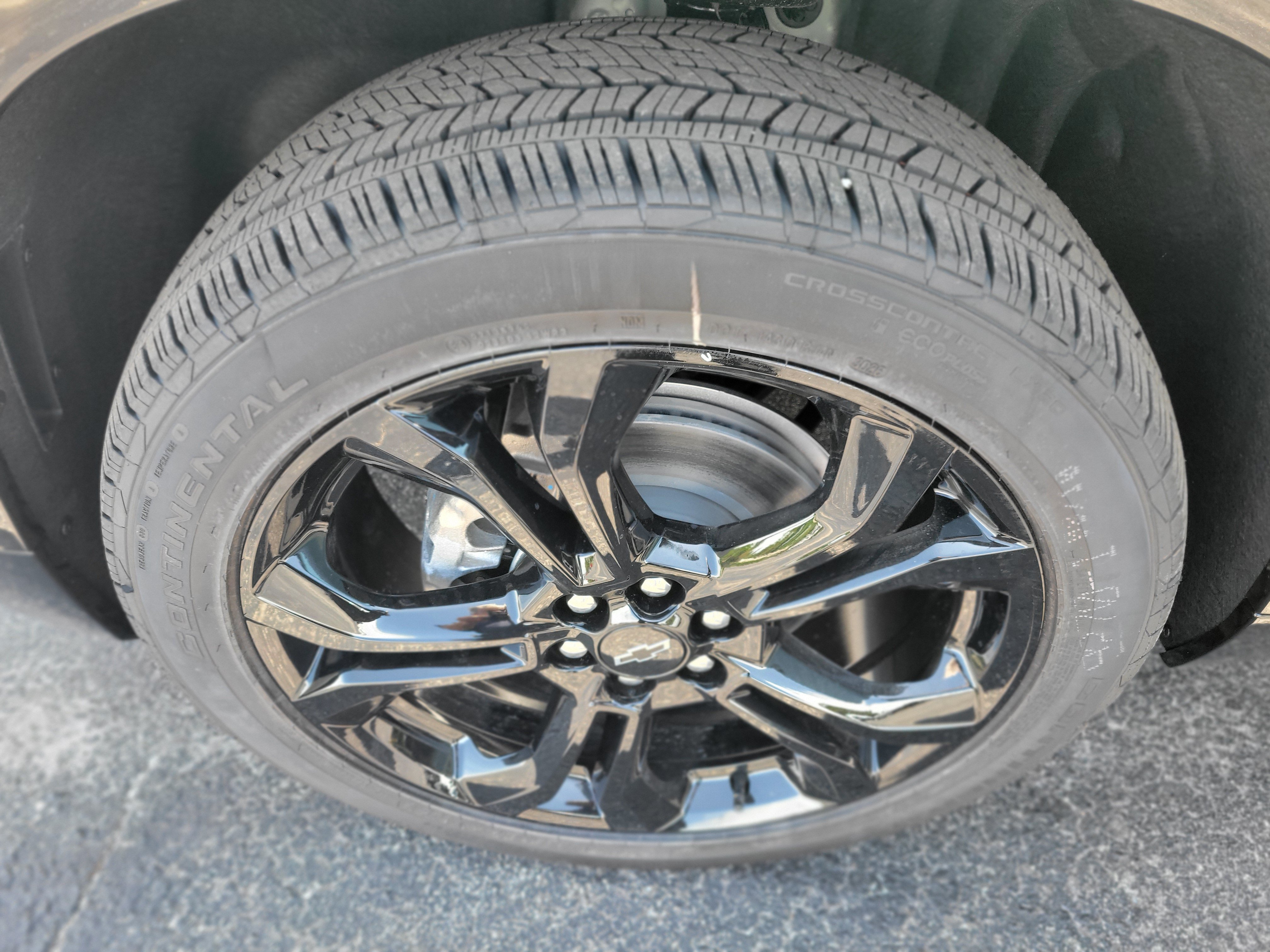 New 2027 Chevrolet Traverse RS w/ LPO, Floor Liner Package FWD image 39