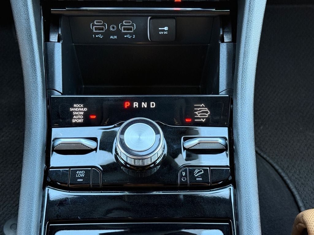 Used 2025 Jeep Grand Cherokee Summit AWD/4WD image 26
