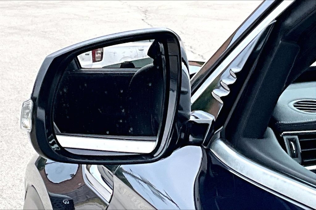 Certified 2019 INFINITI QX50 Essential w/ Sensory Package AWD/4WD image 13