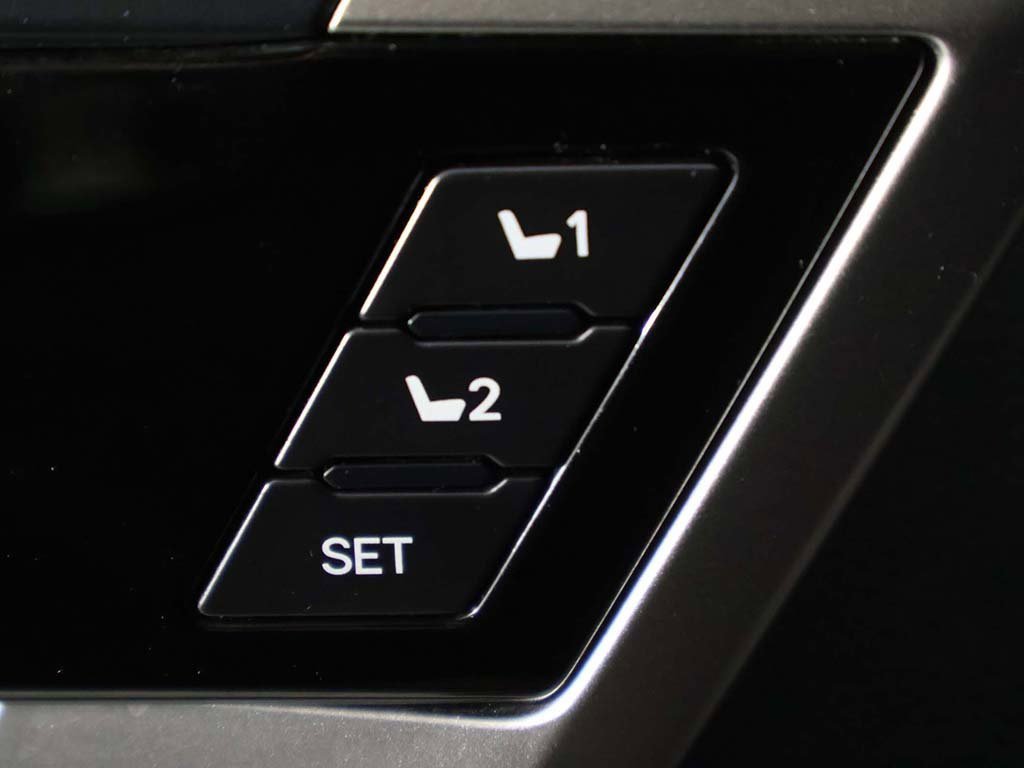 Used 2023 Toyota Tundra Limited image 31