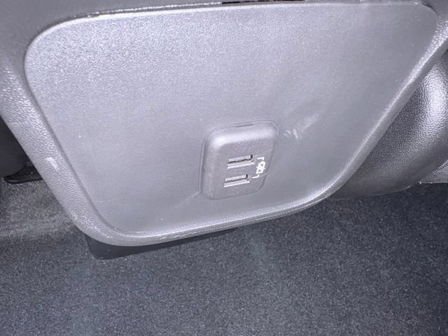 Used 2023 Chevrolet Equinox LS w/ LS Convenience Package FWD image 9