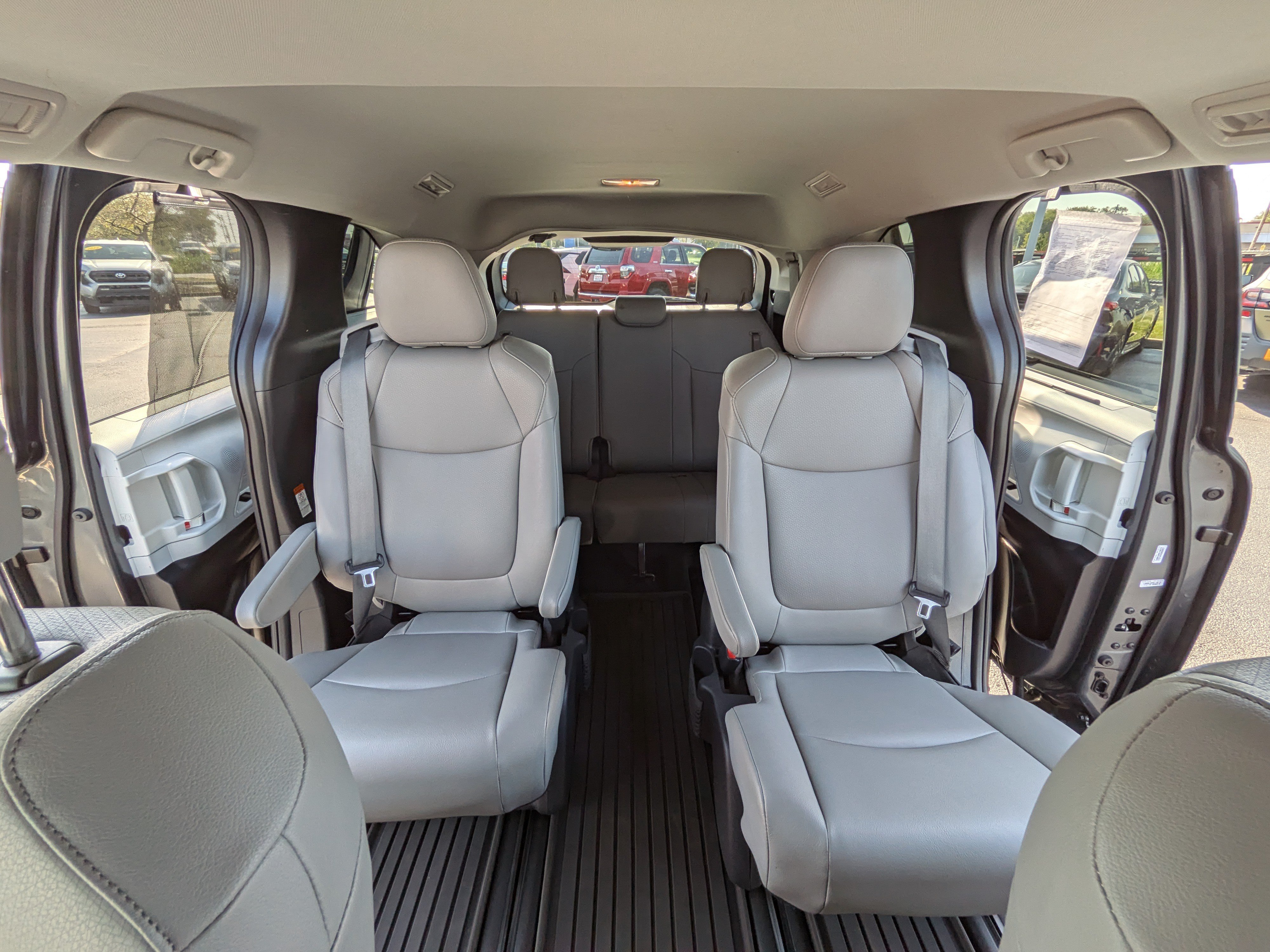 Certified 2025 Toyota Sienna XLE w/ XLE Plus Package AWD/4WD image 22