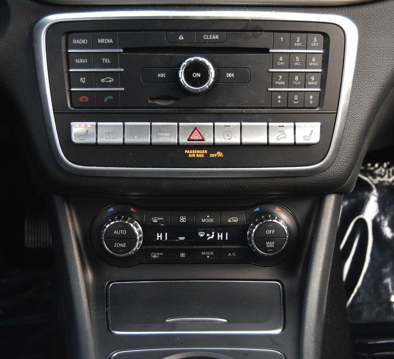 Used 2020 Mercedes-Benz GLA 250 4MATIC image 27