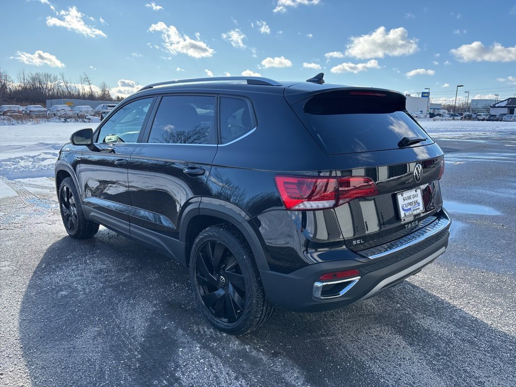 Used 2024 Volkswagen Taos SEL image 5