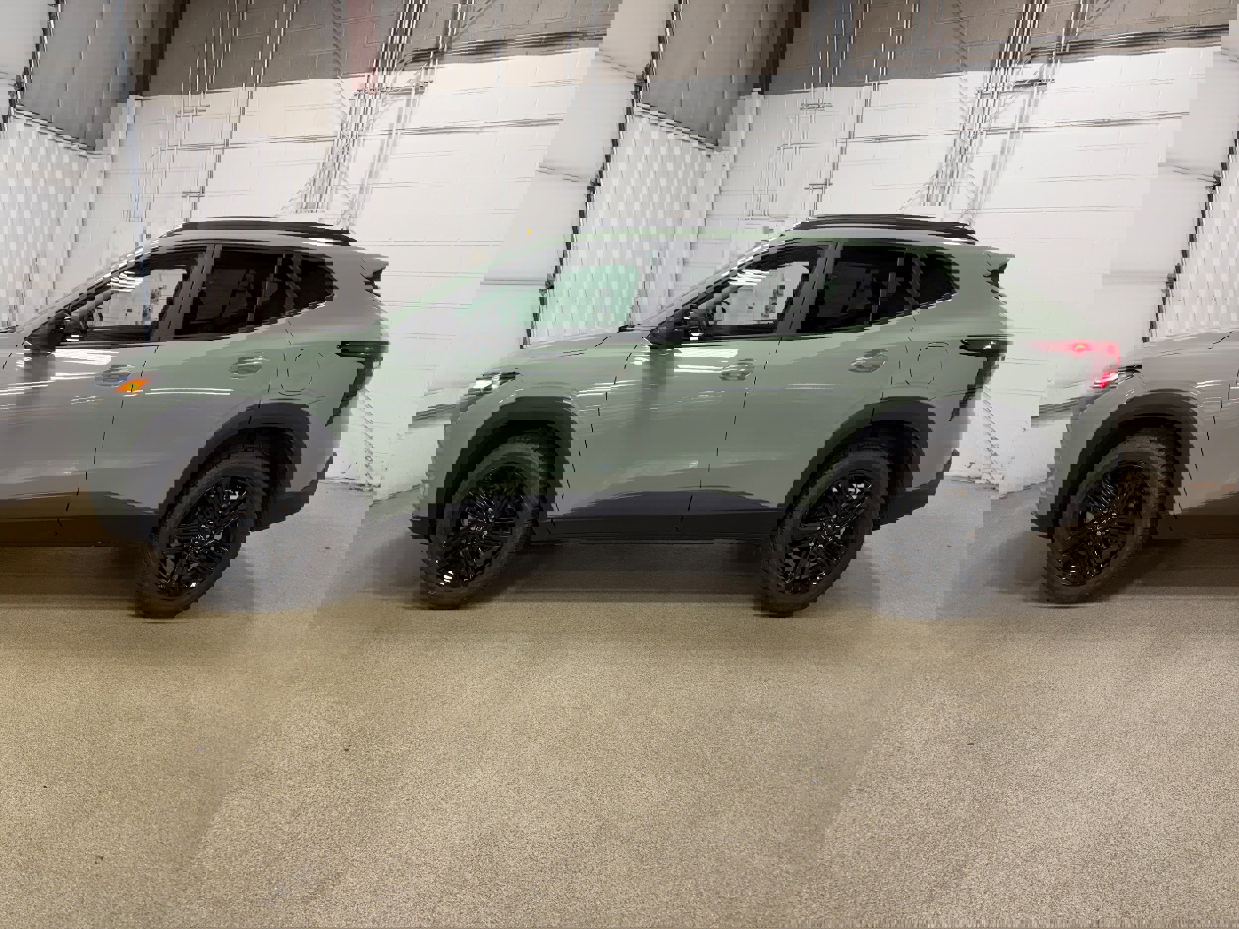 Used 2024 Chevrolet Trax ACTIV w/ Sunroof Package FWD image 5