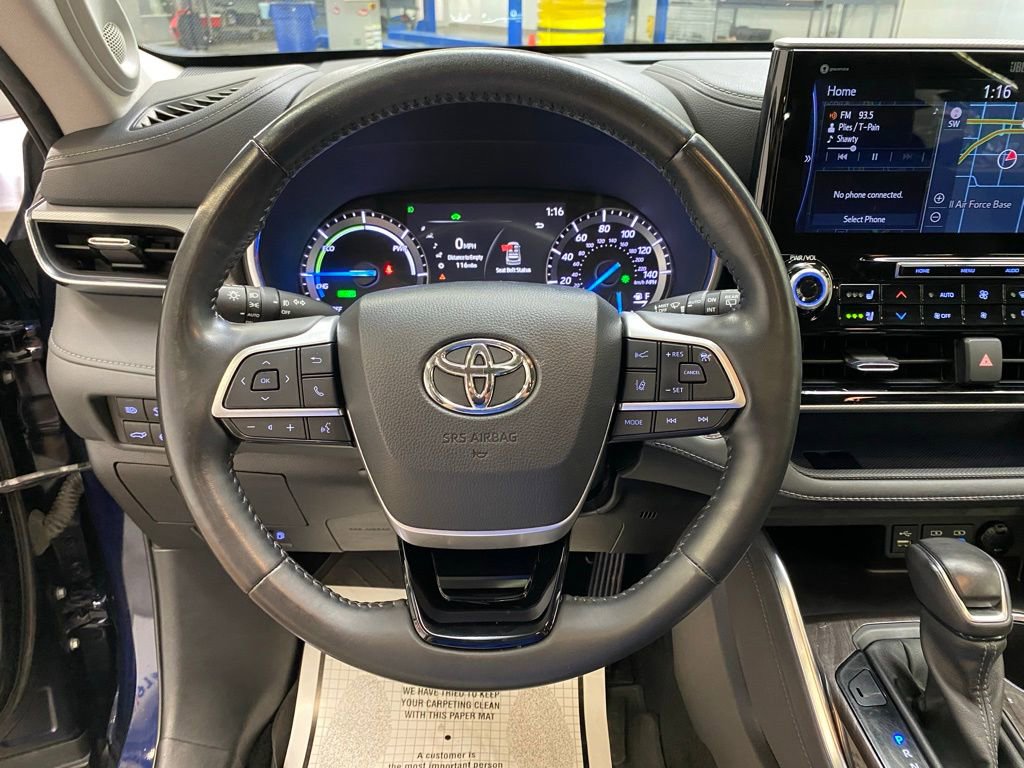 Used 2022 Toyota Highlander Platinum image 16