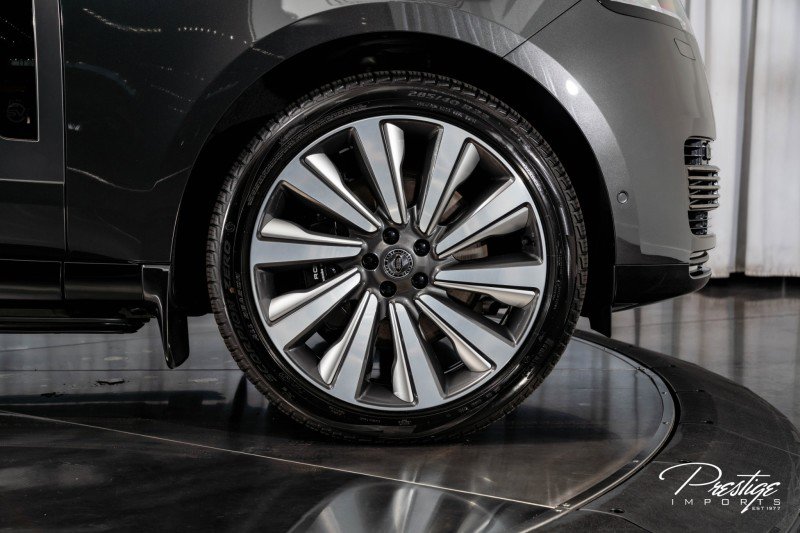 Used 2024 Land Rover Range Rover SV image 22