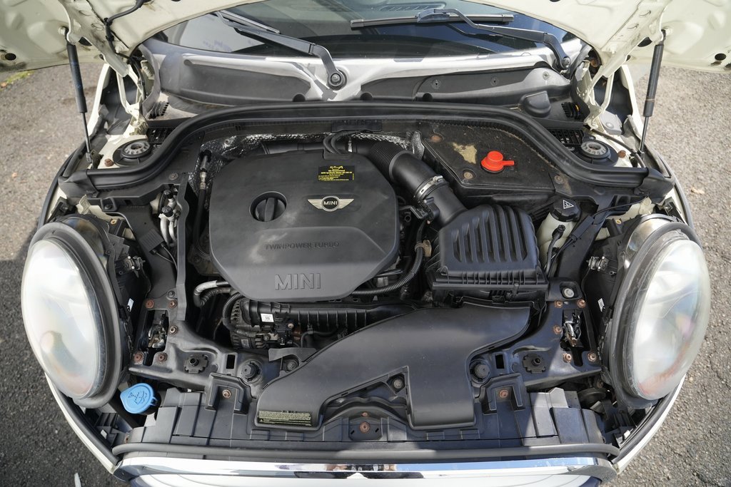 Used 2014 MINI Cooper 2-Door Hardtop image 16