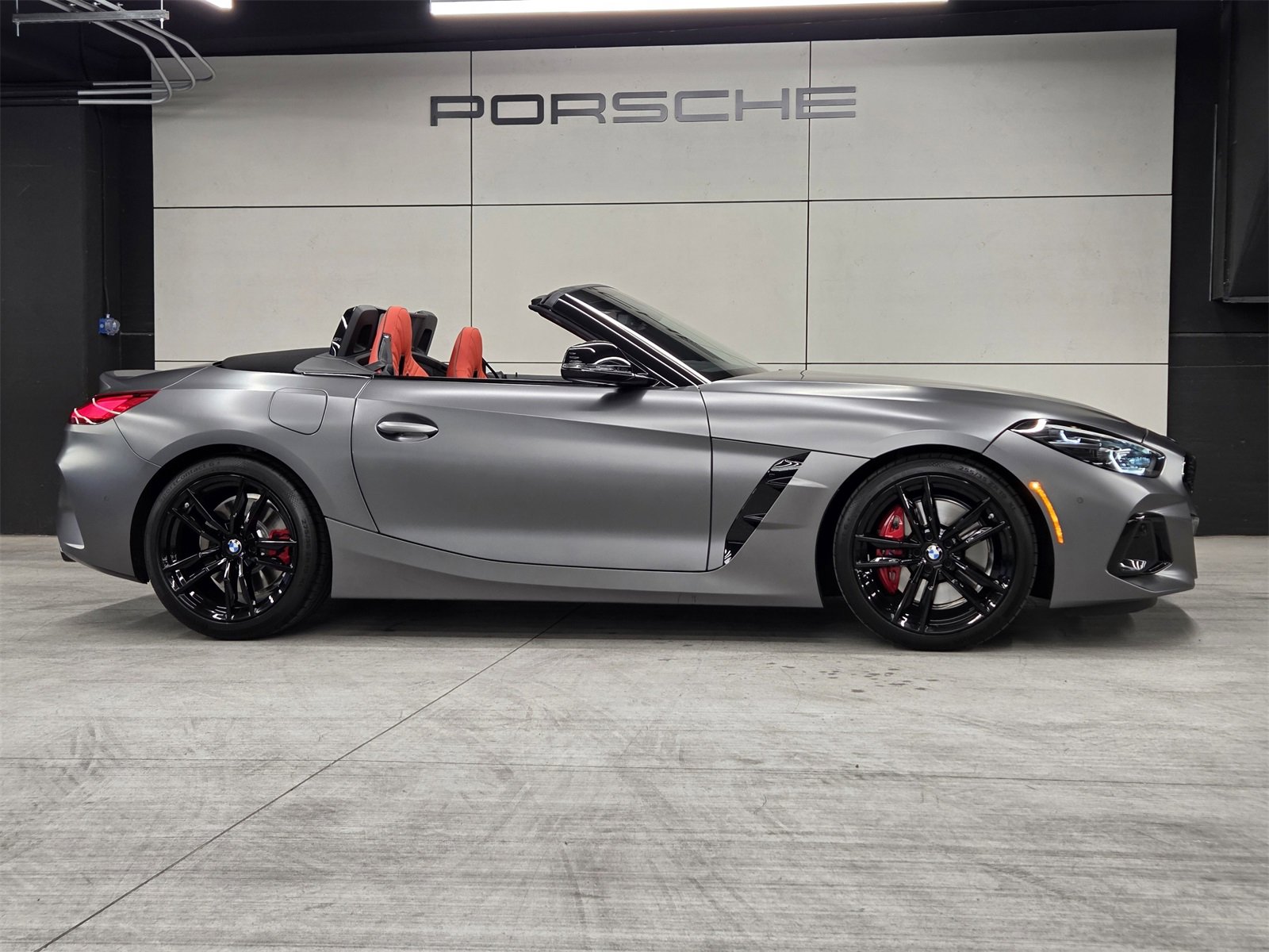 Used 2025 BMW Z4 M40i w/ Premium Package image 27