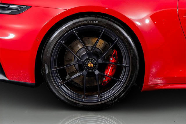 Used 2025 Porsche 911 Carrera 4 GTS image 9