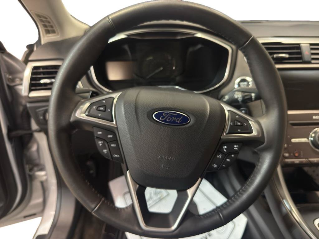 Used 2016 Ford Fusion Titanium FWD image 17