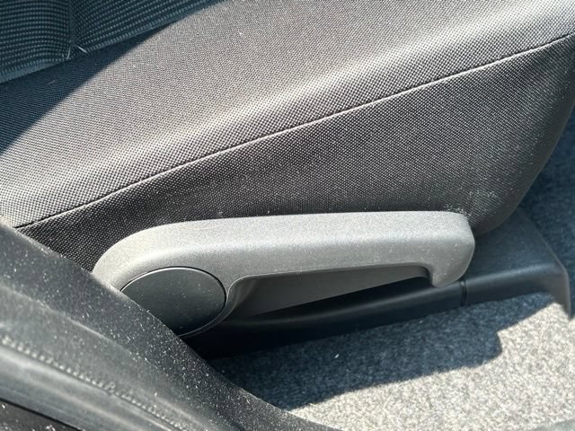 Used 2018 Toyota RAV4 LE w/ All Weather Liner Package AWD/4WD image 38