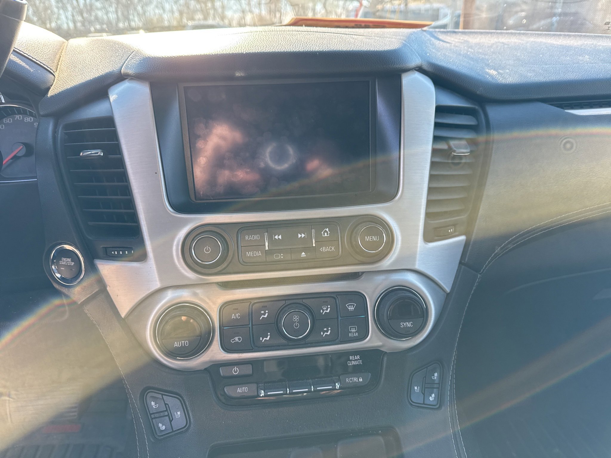 Used 2017 GMC Yukon SLT w/ HD Trailering Package image 19