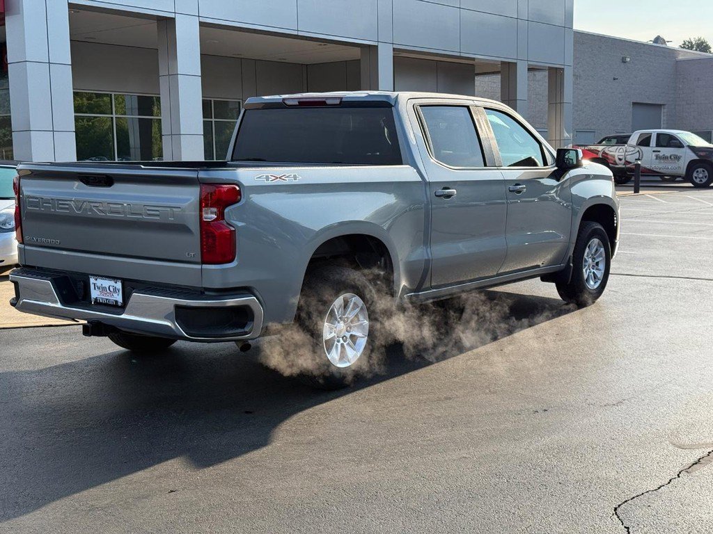 Used 2025 Chevrolet Silverado 1500 LT image 3
