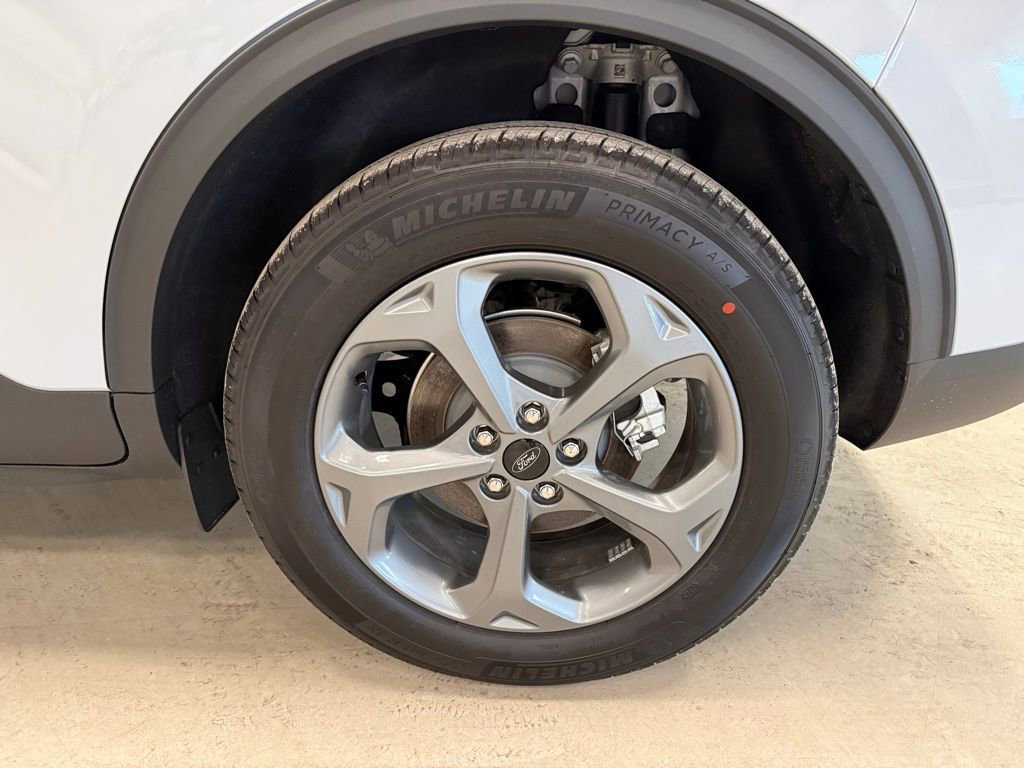 New 2026 Ford Escape ST-Line w/ Tech Pack #1 AWD/4WD image 9