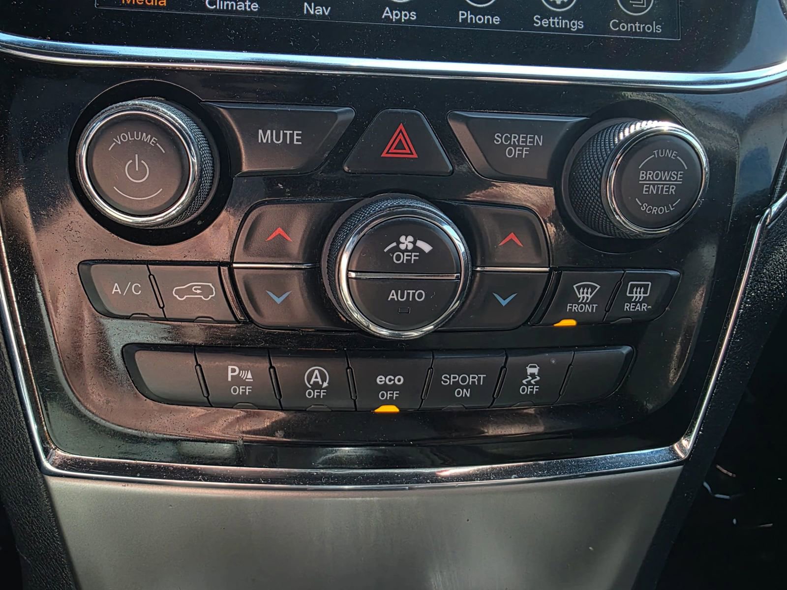 Used 2020 Jeep Grand Cherokee Trailhawk AWD/4WD image 16