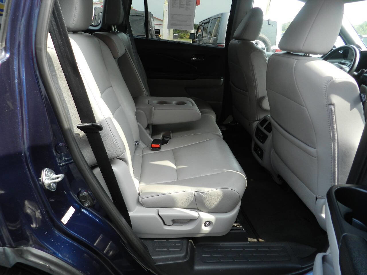 Used 2016 Honda Pilot Touring image 13