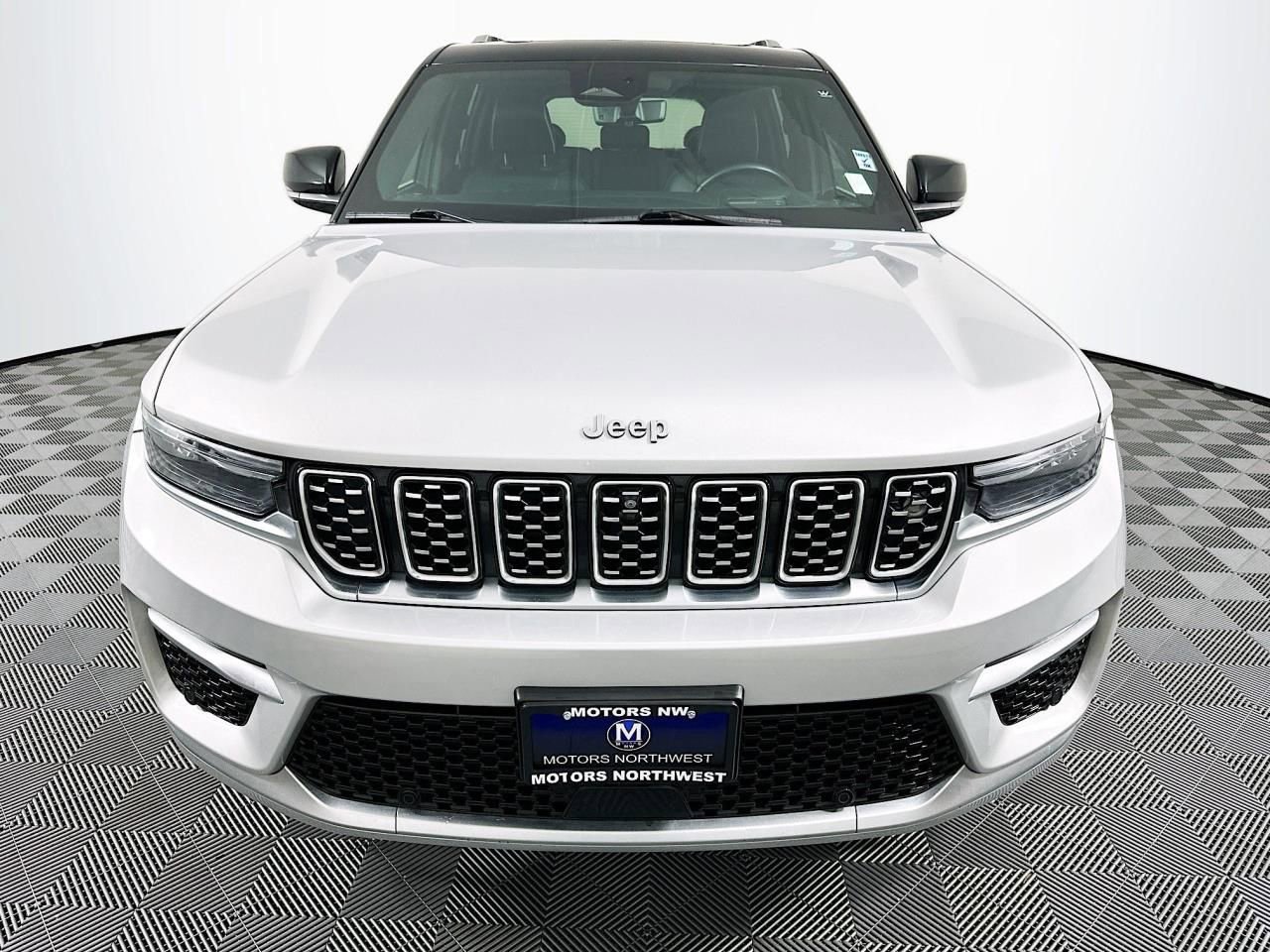 Used 2022 Jeep Grand Cherokee Summit image 2