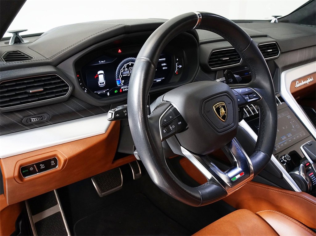 Used 2019 Lamborghini Urus image 13