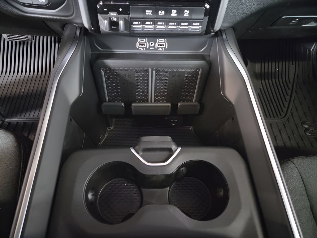 New 2026 RAM 2500 Big Horn AWD/4WD image 18