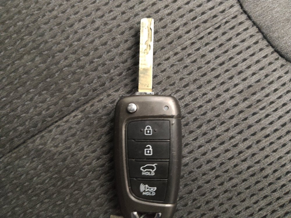 Used 2020 Hyundai Santa Fe SE FWD image 32