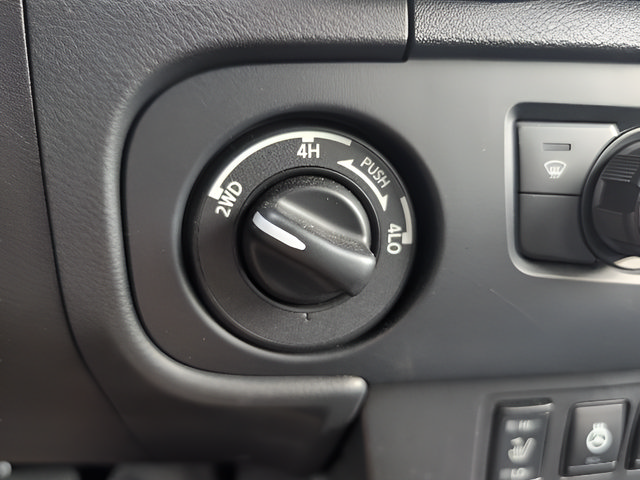 Used 2026 Nissan Frontier SV w/ All-Weather Content Package AWD/4WD image 12