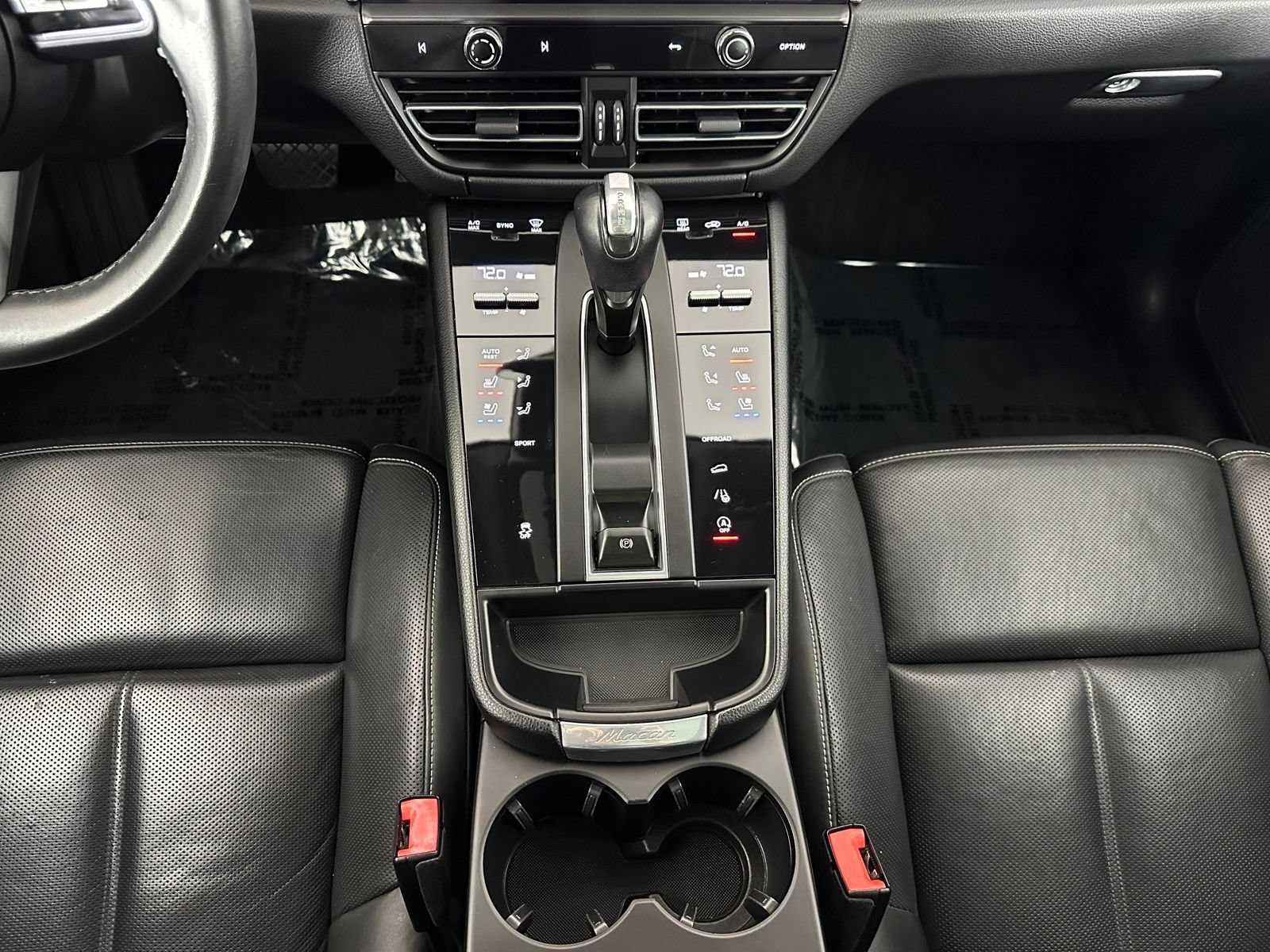 Used 2022 Porsche Macan AWD/4WD image 17
