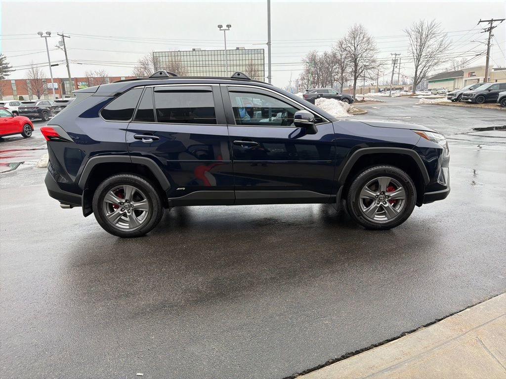 Used 2024 Toyota RAV4 XLE w/ Convenience Package image 5